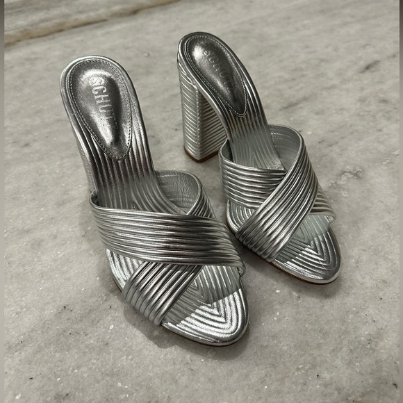 Schutz Emma Dale criss cross heeled sandal - Picture 5 of 6